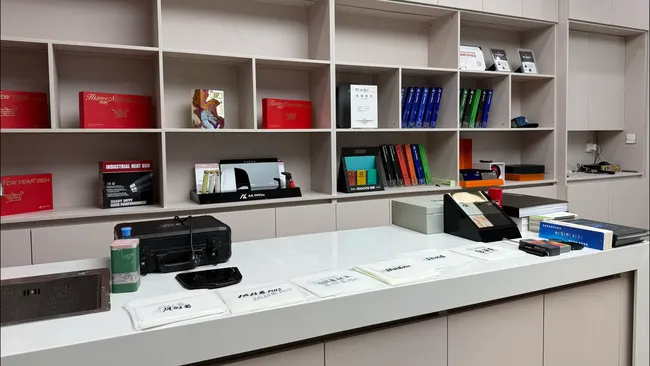 陕西BOP保镖贴膜工厂店 · 图片3