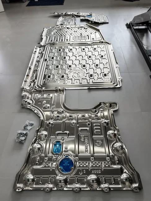 智界 V9底盘护板 + 地板施工案例 · 图片1