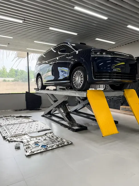 智界 V9底盘护板 + 地板施工案例 · 图片2