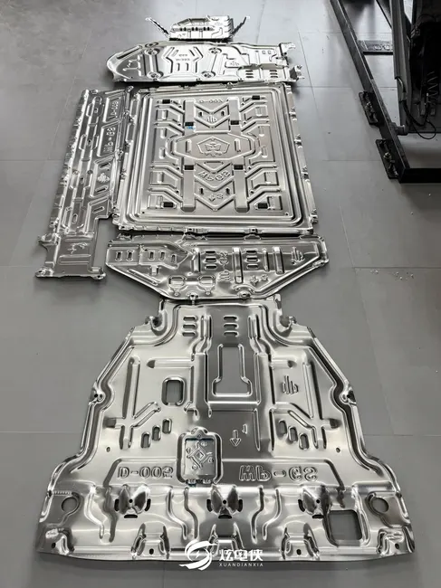 腾势 D9底盘护板施工案例 · 图片1